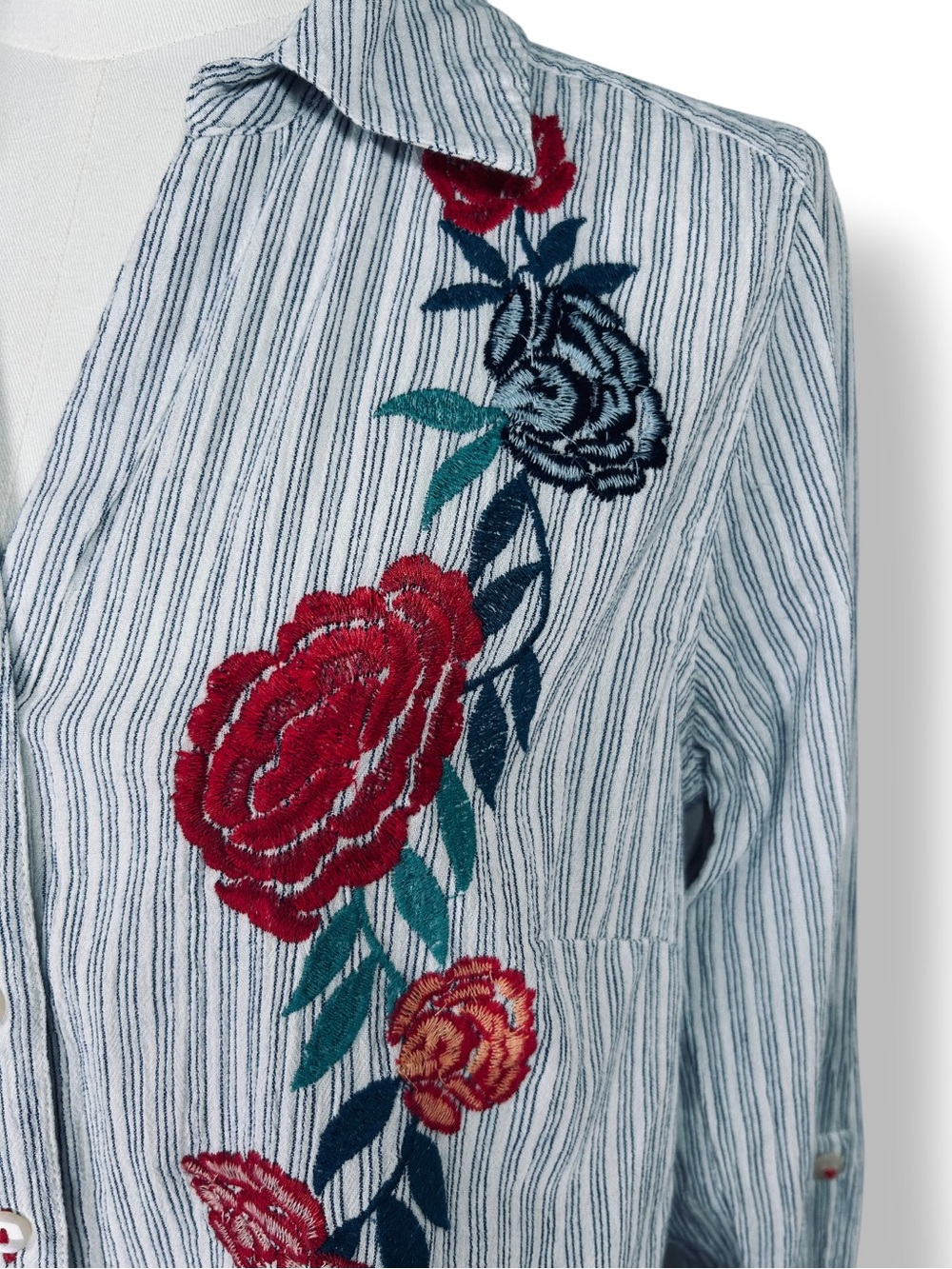 4/$20 Style & Co Embroidered Floral Stripe Button Front Tunic Blouse Small - Picture 3 of 6